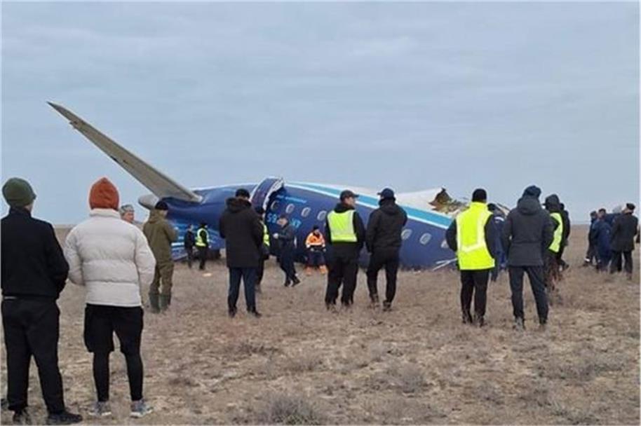 firefighters plane crash aktau kazakhstan azerbaijan airlines