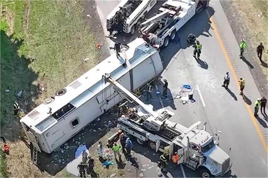 5 people including an indian died in bus overturning in new york