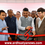नागपुर में स्किल सेंटर उद्घाटन के दौरान मुख्यमंत्री देवेंद्र फडणवीस और केंद्रीय मंत्री नितिन गडकरी